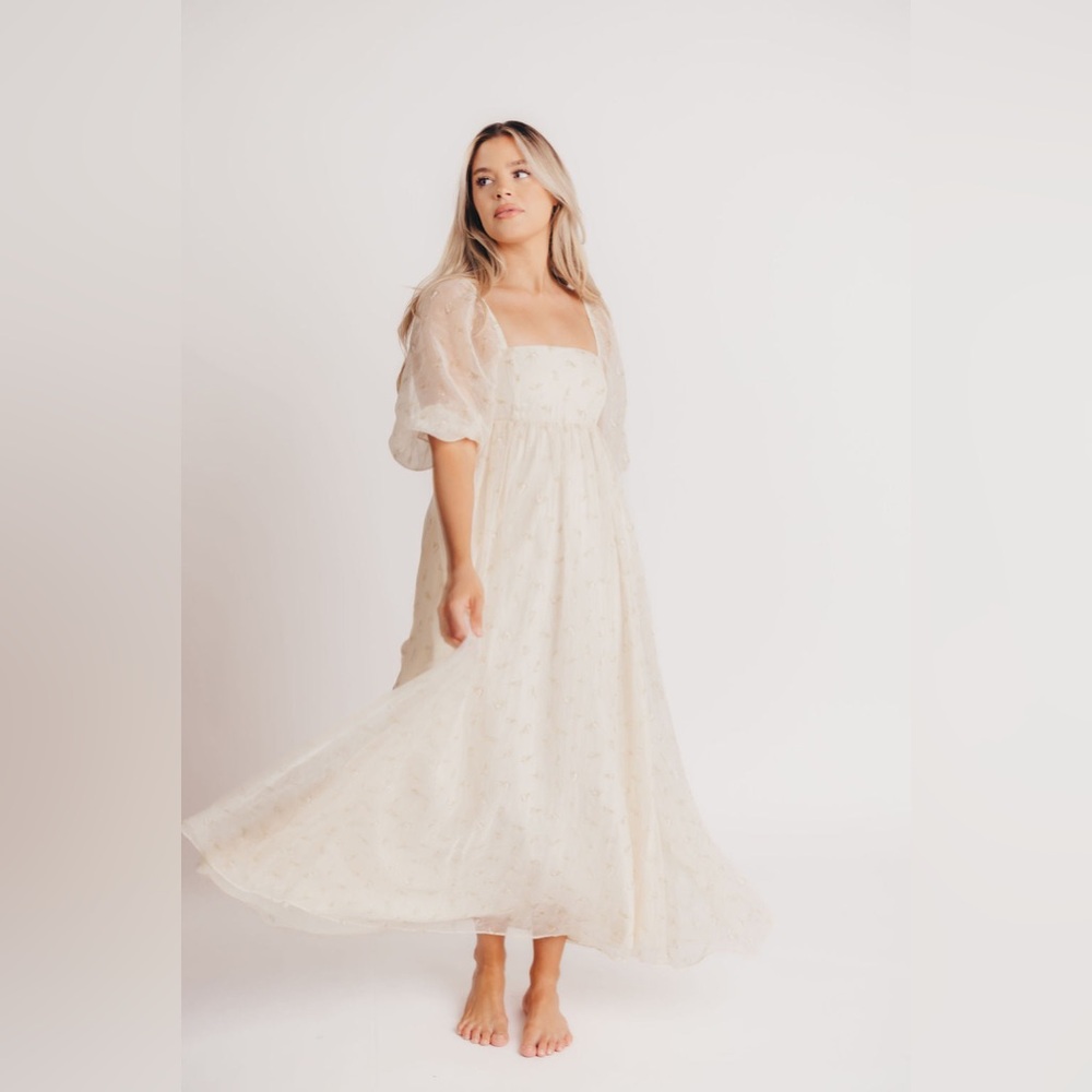 Storia Cream Maxi Dress